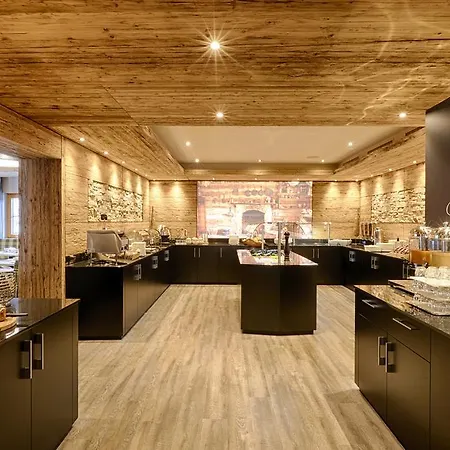 Hotel Der Postwirt 4*