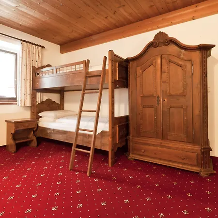 Hotel Der Postwirt 4*